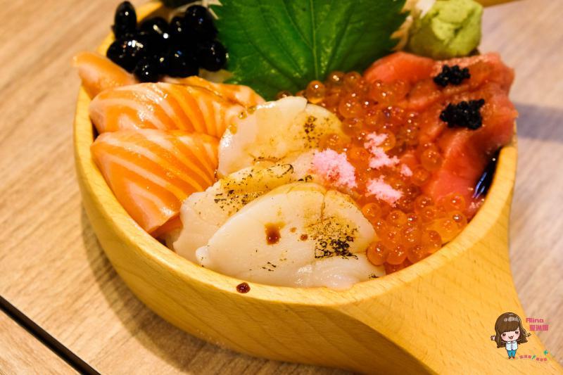 【台北食記】華山合掌村-生魚片握壽司 市場內海鮮丼飯,炙燒比目魚 @Alina 愛琳娜