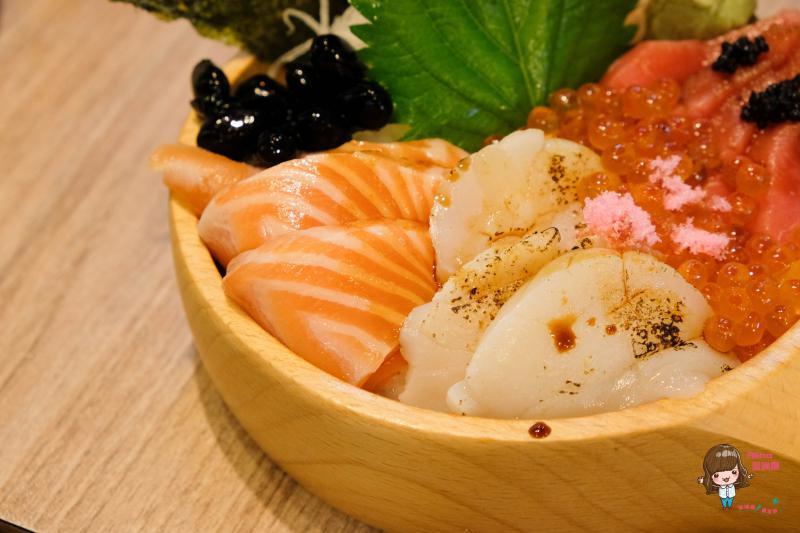 【台北食記】華山合掌村-生魚片握壽司 市場內海鮮丼飯,炙燒比目魚 @Alina 愛琳娜 【台北食記】華山合掌村-生魚片握壽司 市場內海鮮丼飯,炙燒比目魚 @Alina 愛琳娜