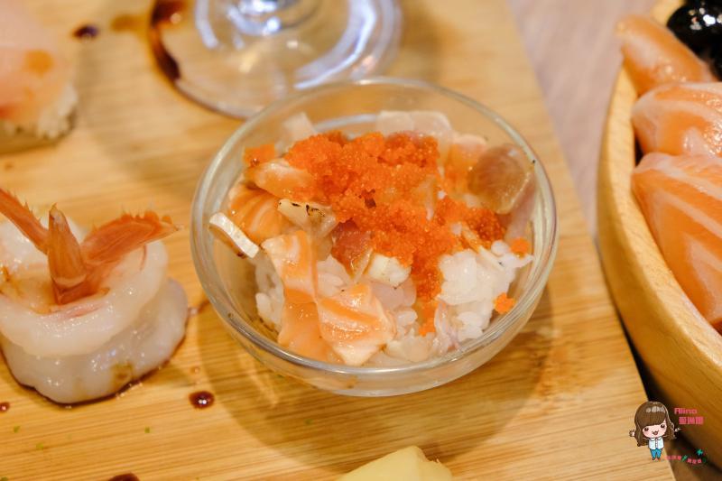 【台北食記】華山合掌村-生魚片握壽司 市場內海鮮丼飯,炙燒比目魚 @Alina 愛琳娜 【台北食記】華山合掌村-生魚片握壽司 市場內海鮮丼飯,炙燒比目魚 @Alina 愛琳娜