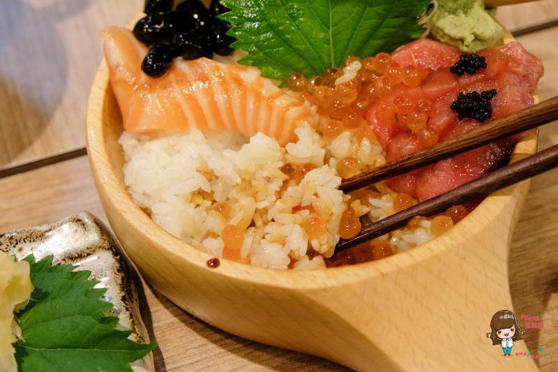 【台北食記】華山合掌村-生魚片握壽司 市場內海鮮丼飯,炙燒比目魚 @Alina 愛琳娜