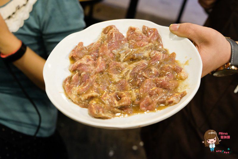 首爾弘大胖胖豬烤肉|平價韓國烤肉,松阪豬烤豬腸好吃 @Alina 愛琳娜 首爾弘大胖胖豬烤肉|平價韓國烤肉,松阪豬烤豬腸好吃 @Alina 愛琳娜