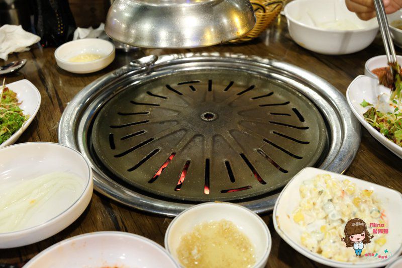 首爾弘大胖胖豬烤肉|平價韓國烤肉,松阪豬烤豬腸好吃 @Alina 愛琳娜 首爾弘大胖胖豬烤肉|平價韓國烤肉,松阪豬烤豬腸好吃 @Alina 愛琳娜
