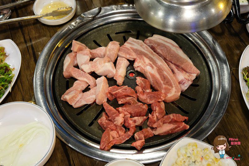 首爾弘大胖胖豬烤肉|平價韓國烤肉,松阪豬烤豬腸好吃 @Alina 愛琳娜 首爾弘大胖胖豬烤肉|平價韓國烤肉,松阪豬烤豬腸好吃 @Alina 愛琳娜