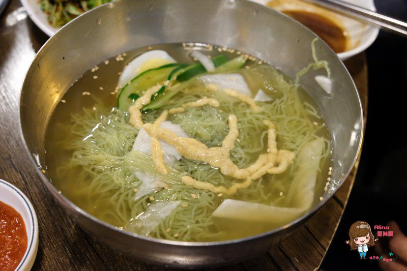 首爾弘大胖胖豬烤肉|平價韓國烤肉,松阪豬烤豬腸好吃 @Alina 愛琳娜 首爾弘大胖胖豬烤肉|平價韓國烤肉,松阪豬烤豬腸好吃 @Alina 愛琳娜