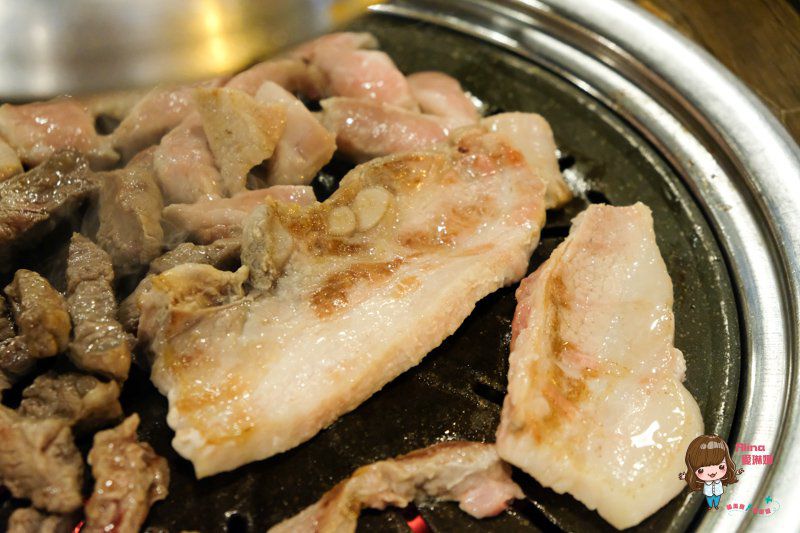 首爾弘大胖胖豬烤肉|平價韓國烤肉,松阪豬烤豬腸好吃 @Alina 愛琳娜 首爾弘大胖胖豬烤肉|平價韓國烤肉,松阪豬烤豬腸好吃 @Alina 愛琳娜