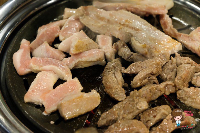 首爾弘大胖胖豬烤肉|平價韓國烤肉,松阪豬烤豬腸好吃 @Alina 愛琳娜 首爾弘大胖胖豬烤肉|平價韓國烤肉,松阪豬烤豬腸好吃 @Alina 愛琳娜