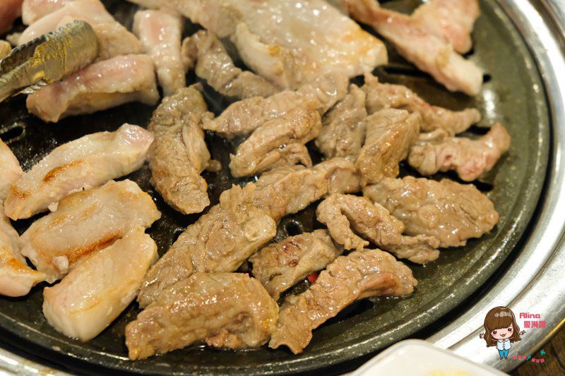 首爾弘大胖胖豬烤肉|平價韓國烤肉,松阪豬烤豬腸好吃 @Alina 愛琳娜 首爾弘大胖胖豬烤肉|平價韓國烤肉,松阪豬烤豬腸好吃 @Alina 愛琳娜