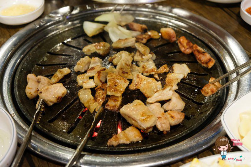 首爾弘大胖胖豬烤肉|平價韓國烤肉,松阪豬烤豬腸好吃 @Alina 愛琳娜 首爾弘大胖胖豬烤肉|平價韓國烤肉,松阪豬烤豬腸好吃 @Alina 愛琳娜