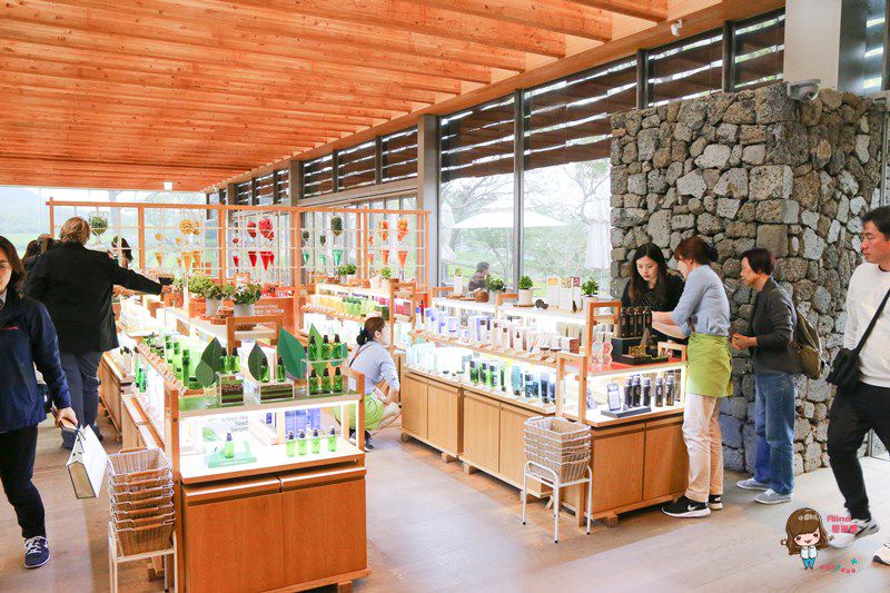 【濟州島美食】西歸浦 innisfree濟州小屋 綠茶火山蛋糕 火山泥肥皂手作DIY @Alina 愛琳娜 【濟州島美食】西歸浦 innisfree濟州小屋 綠茶火山蛋糕 火山泥肥皂手作DIY @Alina 愛琳娜