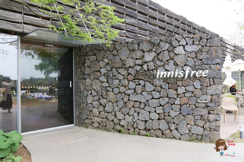 【濟州島美食】西歸浦 innisfree濟州小屋 綠茶火山蛋糕 火山泥肥皂手作DIY @Alina 愛琳娜