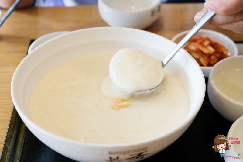 首爾弘大本粥｜美味韓國早餐推薦，海鮮鮑魚牛肉粥 @Alina 愛琳娜