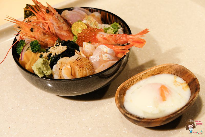 【台北食記】日向鮮漁場立喰屋 新鮮海味海鮮丼 價格實惠 立吞站食也可輕鬆坐吃 @Alina 愛琳娜 【台北食記】日向鮮漁場立喰屋 新鮮海味海鮮丼 價格實惠 立吞站食也可輕鬆坐吃 @Alina 愛琳娜