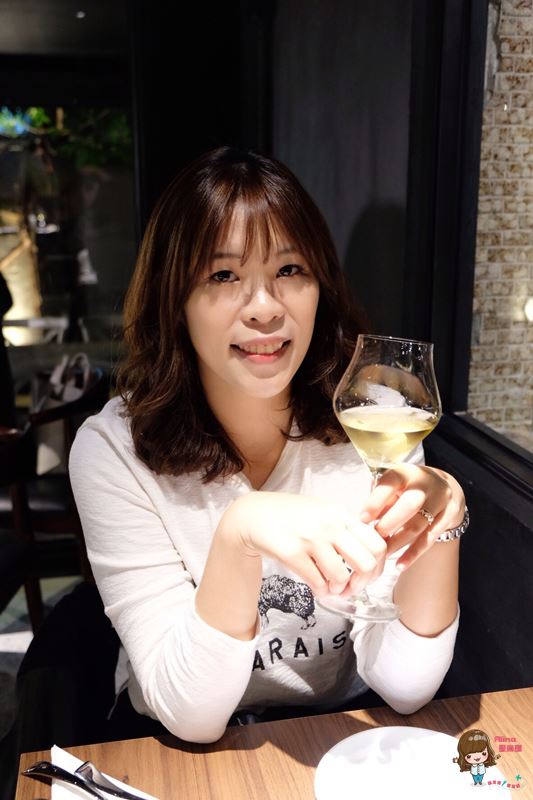 【台北美食】新店 Oli西班牙餐酒館 特色美食鮮美動人,越夜越美麗 @Alina 愛琳娜