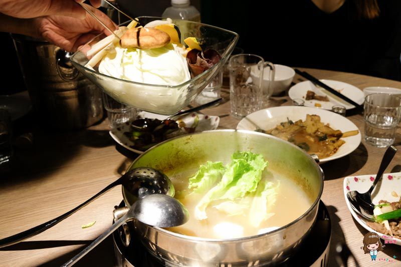 【板橋食記】饗牛飴園-全牛火鍋大餐,我心中最好吃的台北牛肉湯 @Alina 愛琳娜 【板橋食記】饗牛飴園-全牛火鍋大餐,我心中最好吃的台北牛肉湯 @Alina 愛琳娜
