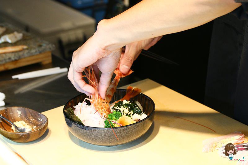 【台北食記】日向鮮漁場立喰屋 新鮮海味海鮮丼 價格實惠 立吞站食也可輕鬆坐吃 @Alina 愛琳娜 【台北食記】日向鮮漁場立喰屋 新鮮海味海鮮丼 價格實惠 立吞站食也可輕鬆坐吃 @Alina 愛琳娜