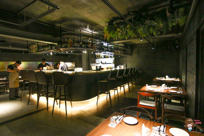 【台北美食】新店 Oli西班牙餐酒館 特色美食鮮美動人,越夜越美麗 @Alina 愛琳娜