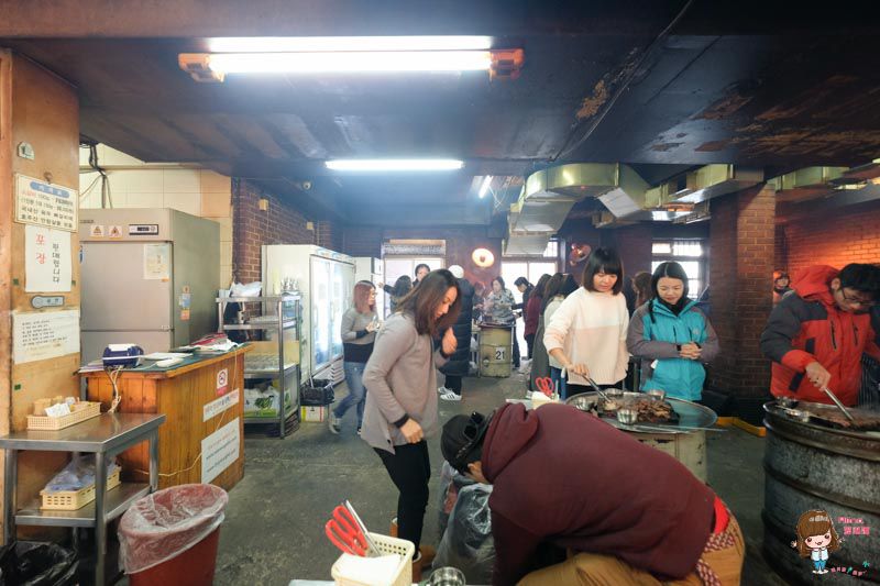 【首爾美食】新村站著吃烤肉 就要站著吃烤韓牛,兩份我也吃得下 @Alina 愛琳娜 【首爾美食】新村站著吃烤肉 就要站著吃烤韓牛,兩份我也吃得下 @Alina 愛琳娜