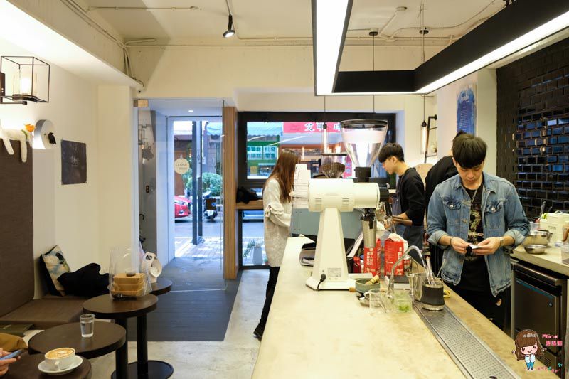 台北 Tzubi coffee 趣味咖啡館 富士山抹茶磅蛋糕 外帶杯別出心裁 @Alina 愛琳娜