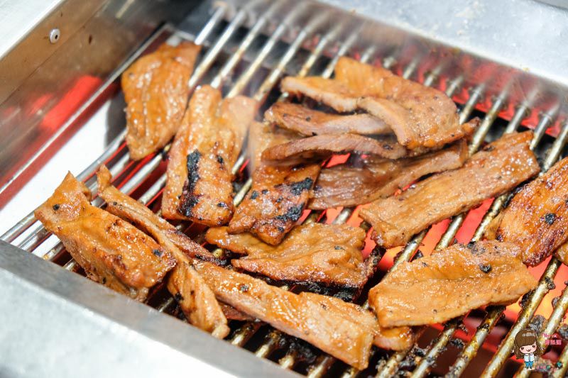 【濟州島美食】泰山肋骨烤肉(太仙排骨) 平價調味烤豬肉 @Alina 愛琳娜