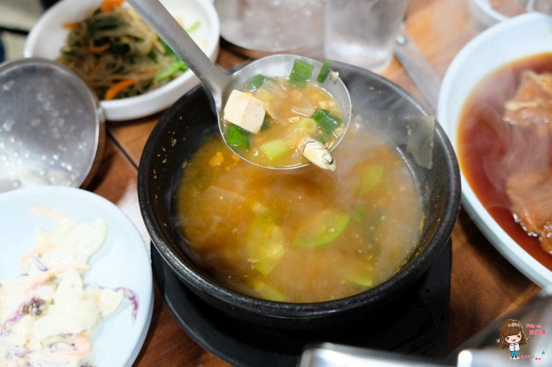 【濟州島美食】泰山肋骨烤肉(太仙排骨) 平價調味烤豬肉 @Alina 愛琳娜