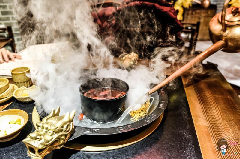 【食記】台北中山 龍頭火鍋 蔡記隆府 龍頭寺老灶火鍋 內外反轉麻辣鍋好氣派 @Alina 愛琳娜 【食記】台北中山 龍頭火鍋 蔡記隆府 龍頭寺老灶火鍋 內外反轉麻辣鍋好氣派 @Alina 愛琳娜