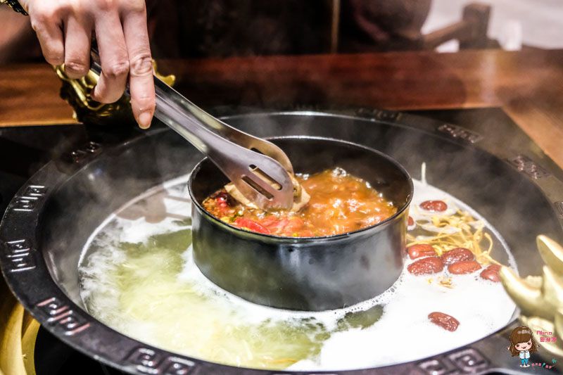 【食記】台北中山 龍頭火鍋 蔡記隆府 龍頭寺老灶火鍋 內外反轉麻辣鍋好氣派 @Alina 愛琳娜