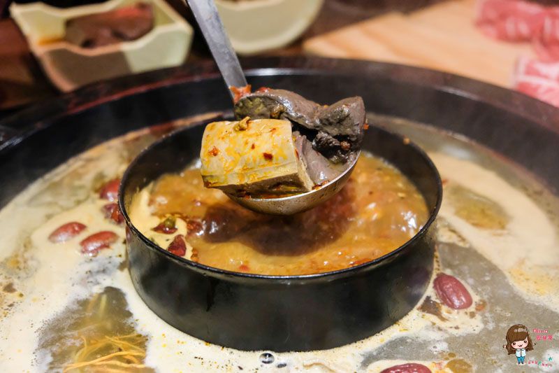 【食記】台北中山 龍頭火鍋 蔡記隆府 龍頭寺老灶火鍋 內外反轉麻辣鍋好氣派 @Alina 愛琳娜 【食記】台北中山 龍頭火鍋 蔡記隆府 龍頭寺老灶火鍋 內外反轉麻辣鍋好氣派 @Alina 愛琳娜