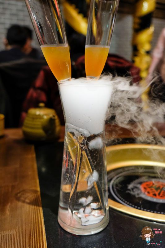 【食記】台北中山 龍頭火鍋 蔡記隆府 龍頭寺老灶火鍋 內外反轉麻辣鍋好氣派 @Alina 愛琳娜 【食記】台北中山 龍頭火鍋 蔡記隆府 龍頭寺老灶火鍋 內外反轉麻辣鍋好氣派 @Alina 愛琳娜