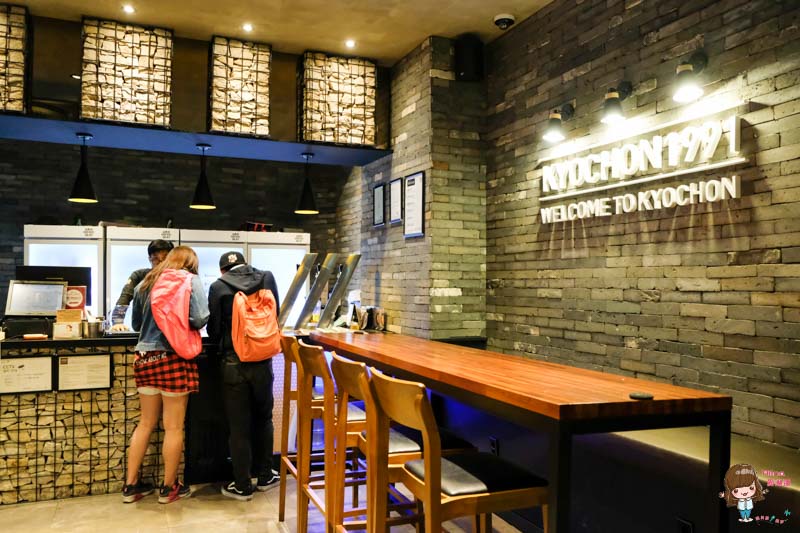 【首爾美食】橋村炸雞-弘大店交通+中文菜單,半半韓式炸雞韓國必吃 @Alina 愛琳娜