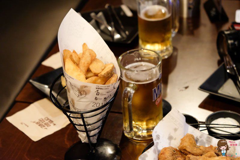 【首爾美食】橋村炸雞-弘大店交通+中文菜單,半半韓式炸雞韓國必吃 @Alina 愛琳娜