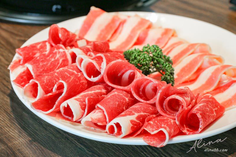 【台北美食】拼拼拌 韓式拌飯.韓式火鍋-都滿韓家雪濃湯香濃好喝 @Alina 愛琳娜