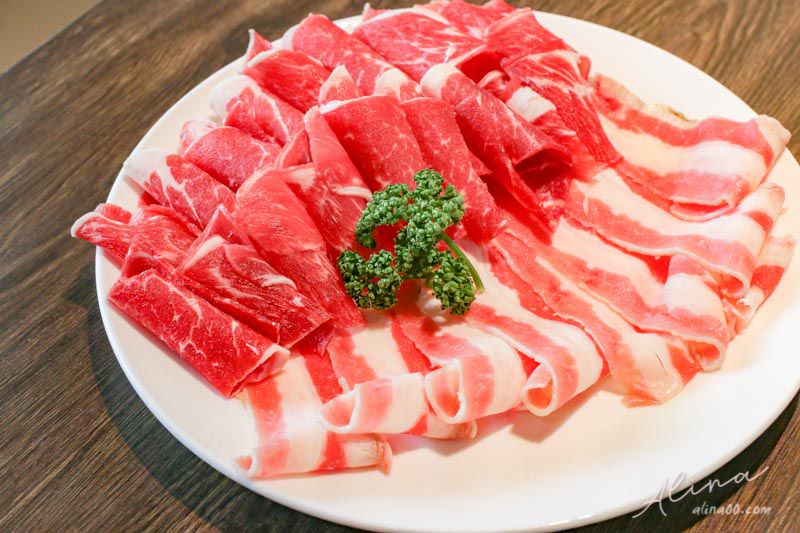 【台北美食】拼拼拌 韓式拌飯.韓式火鍋-都滿韓家雪濃湯香濃好喝 @Alina 愛琳娜