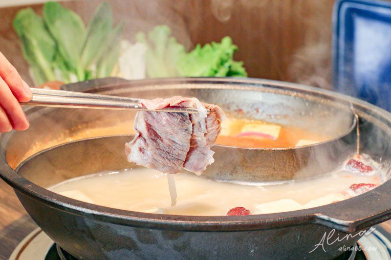 【台北美食】拼拼拌 韓式拌飯.韓式火鍋-都滿韓家雪濃湯香濃好喝 @Alina 愛琳娜