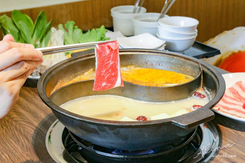 【台北美食】拼拼拌 韓式拌飯.韓式火鍋-都滿韓家雪濃湯香濃好喝 @Alina 愛琳娜