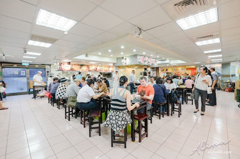 台北頂好紫琳蒸餃｜花素蒸餃配蔥油餅加蛋+綠豆粥，是真愛 @Alina 愛琳娜