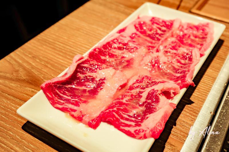 【東京美食】日本 東京一人燒肉店-焼肉ライク邊緣人淚推的平價烤肉! @Alina 愛琳娜