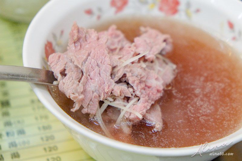 【嘉義美食】 阿進土產牛肉湯-清燙阿進牛肉湯,肉嫩湯鮮甜 @Alina 愛琳娜