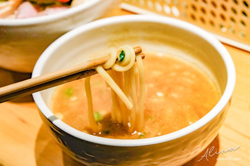 【東京美食】麥與橄欖銀座店 米其林拉麵 Clam Ramen特製SOBA RAMEN @Alina 愛琳娜 【東京美食】麥與橄欖銀座店 米其林拉麵 Clam Ramen特製SOBA RAMEN @Alina 愛琳娜