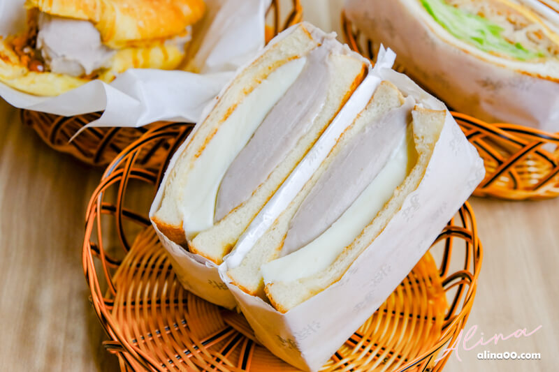 【台北食記】滿樂鐵板吐司-芋泥肉鬆吐司,讓芋頭控招架不住 @Alina 愛琳娜 【台北食記】滿樂鐵板吐司-芋泥肉鬆吐司,讓芋頭控招架不住 @Alina 愛琳娜