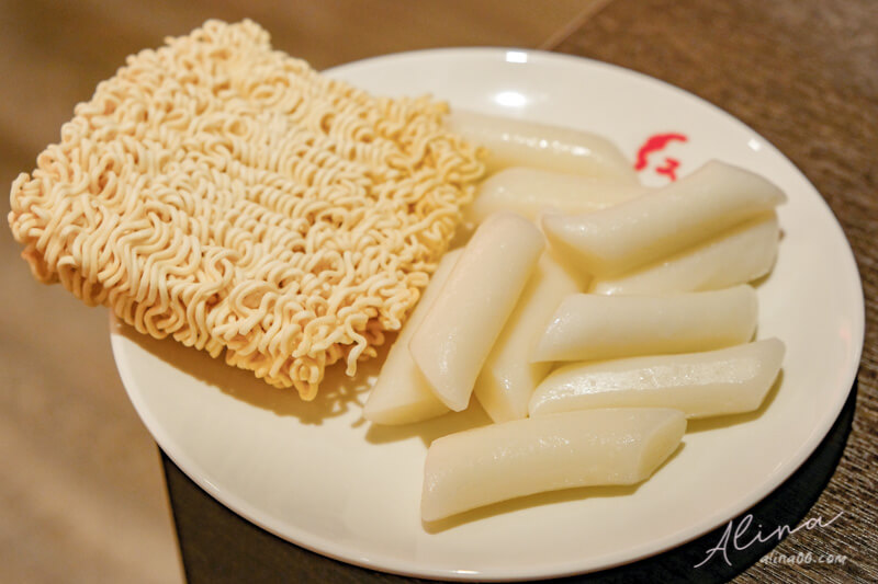 【台北美食】紅九九 個人鴛鴦鍋-市府店,四川麻辣鍋香麻不燥口 @Alina 愛琳娜 【台北美食】紅九九 個人鴛鴦鍋-市府店,四川麻辣鍋香麻不燥口 @Alina 愛琳娜