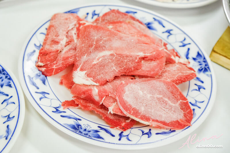 【台北美食】台電勵進餐廳-酸菜白肉鍋吃到飽,蔥油餅好吃 @Alina 愛琳娜