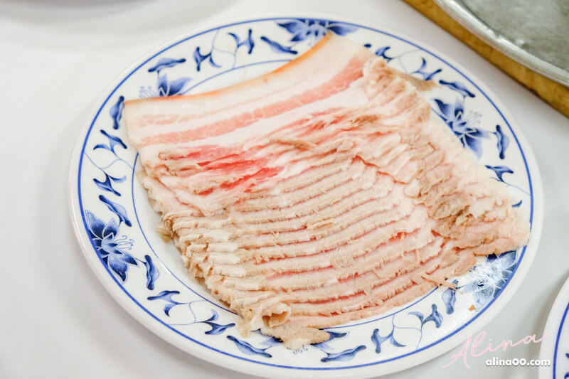 【台北美食】台電勵進餐廳-酸菜白肉鍋吃到飽,蔥油餅好吃 @Alina 愛琳娜