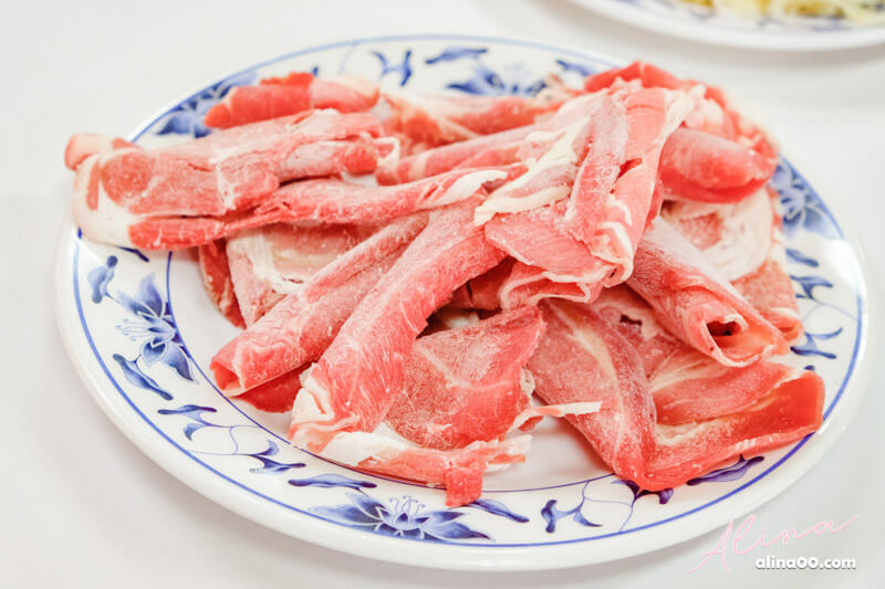 【台北美食】台電勵進餐廳-酸菜白肉鍋吃到飽,蔥油餅好吃 @Alina 愛琳娜