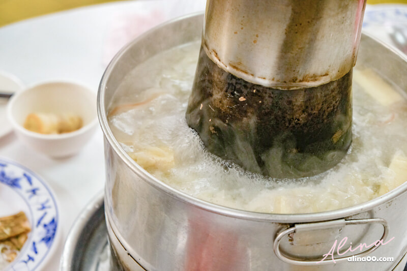 【台北美食】台電勵進餐廳-酸菜白肉鍋吃到飽,蔥油餅好吃 @Alina 愛琳娜