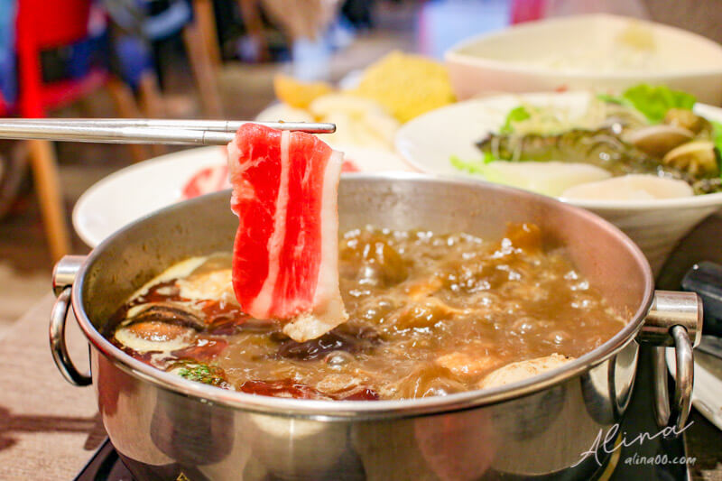 【台北美食】紅九九 個人鴛鴦鍋-市府店,四川麻辣鍋香麻不燥口 @Alina 愛琳娜 【台北美食】紅九九 個人鴛鴦鍋-市府店,四川麻辣鍋香麻不燥口 @Alina 愛琳娜