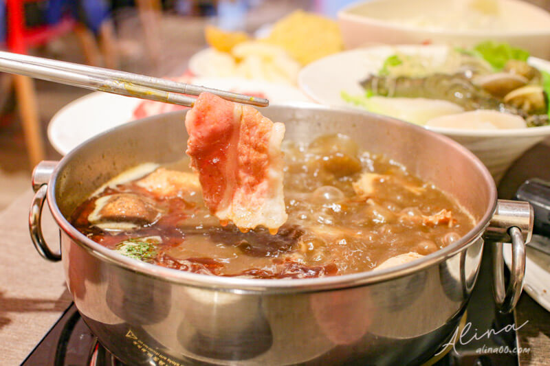 【台北美食】紅九九 個人鴛鴦鍋-市府店,四川麻辣鍋香麻不燥口 @Alina 愛琳娜 【台北美食】紅九九 個人鴛鴦鍋-市府店,四川麻辣鍋香麻不燥口 @Alina 愛琳娜