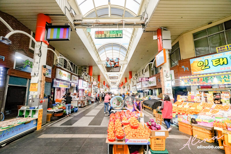 【韓國濟州島】濟州 西歸浦每日偶來市場-美食小吃多,偶來小路6號線 @Alina 愛琳娜