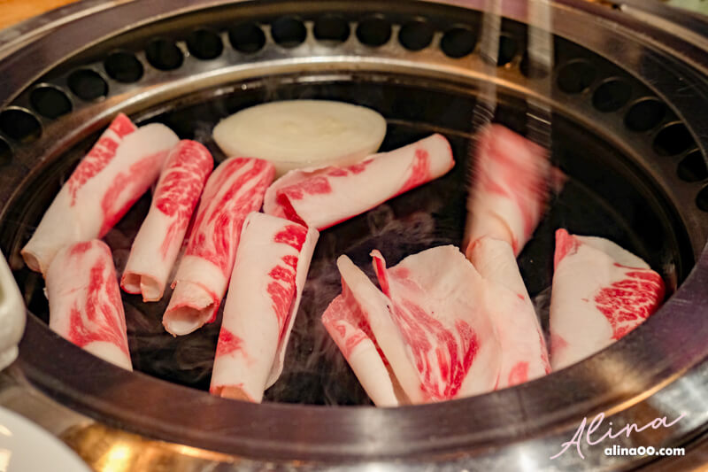 【首爾美食】明洞 三岔口豬肉舖-YG烤肉店(三巨里肉舖) @Alina 愛琳娜