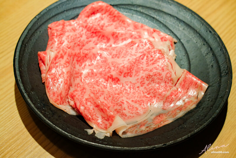 【東京美食】六本木 八山和牛火鍋 壽司店 神戶牛涮涮鍋油脂豐厚 @Alina 愛琳娜 【東京美食】六本木 八山和牛火鍋 壽司店 神戶牛涮涮鍋油脂豐厚 @Alina 愛琳娜