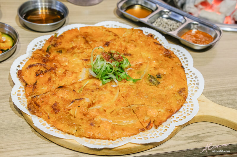 【台北美食】台韓民國 東區韓式烤肉 牛豬烤肉拼盤+韓式豬血腸 @Alina 愛琳娜 【台北美食】台韓民國 東區韓式烤肉 牛豬烤肉拼盤+韓式豬血腸 @Alina 愛琳娜